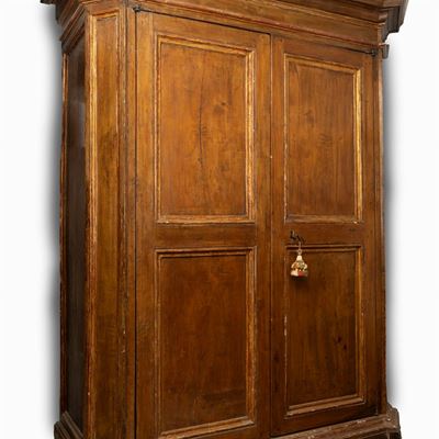 Armadio in Legno Laccato e Profili Dorati, Secolo XVIII
