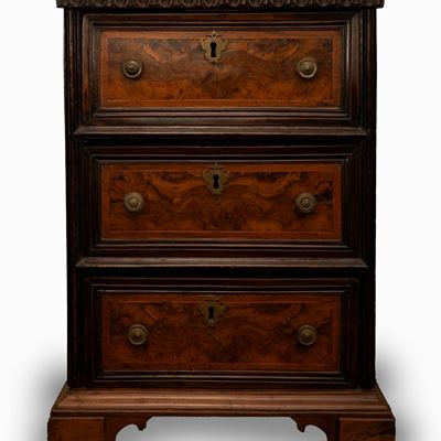 Comodino in Legno, Secoli XVII-XVIII