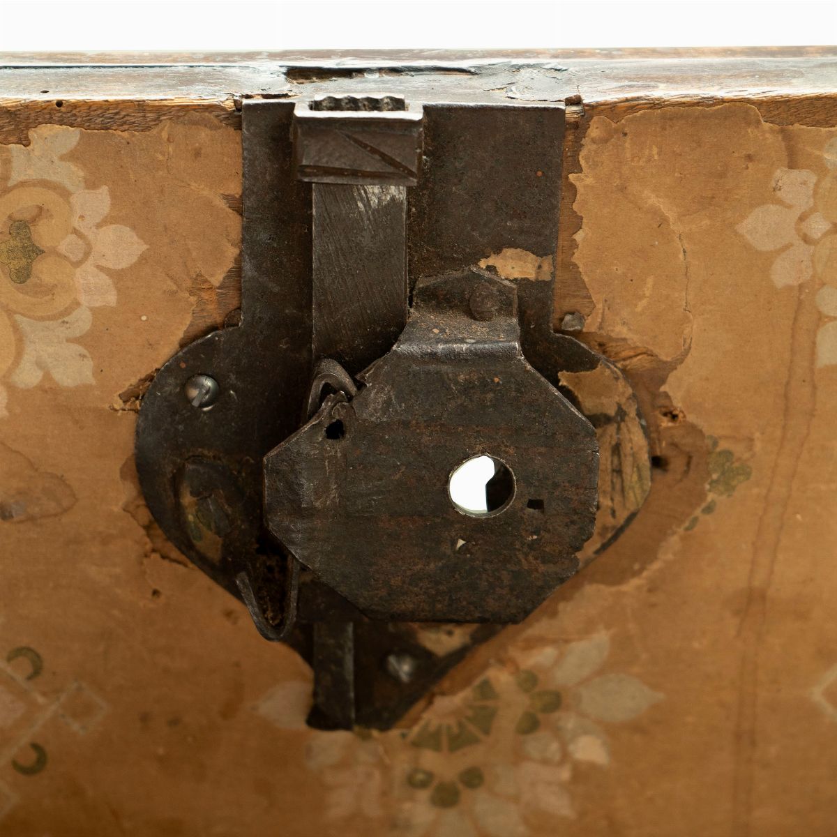 Comodino in Legno, Secoli XVII-XVIII