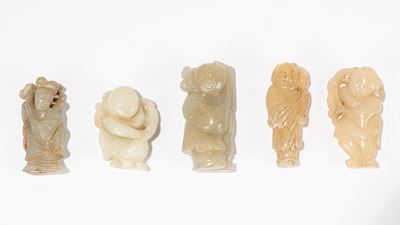 Gruppo di cinque figure in giada, Cina, dinastia Qing, XIX / XX secolo