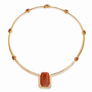  - Collana con corallo