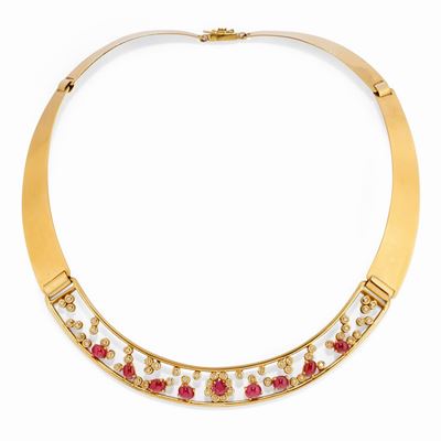 Collana in oro giallo 18k con rubini e diamanti
