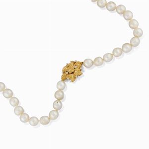 A 18K yellow gold and pearl necklace, Buccellati