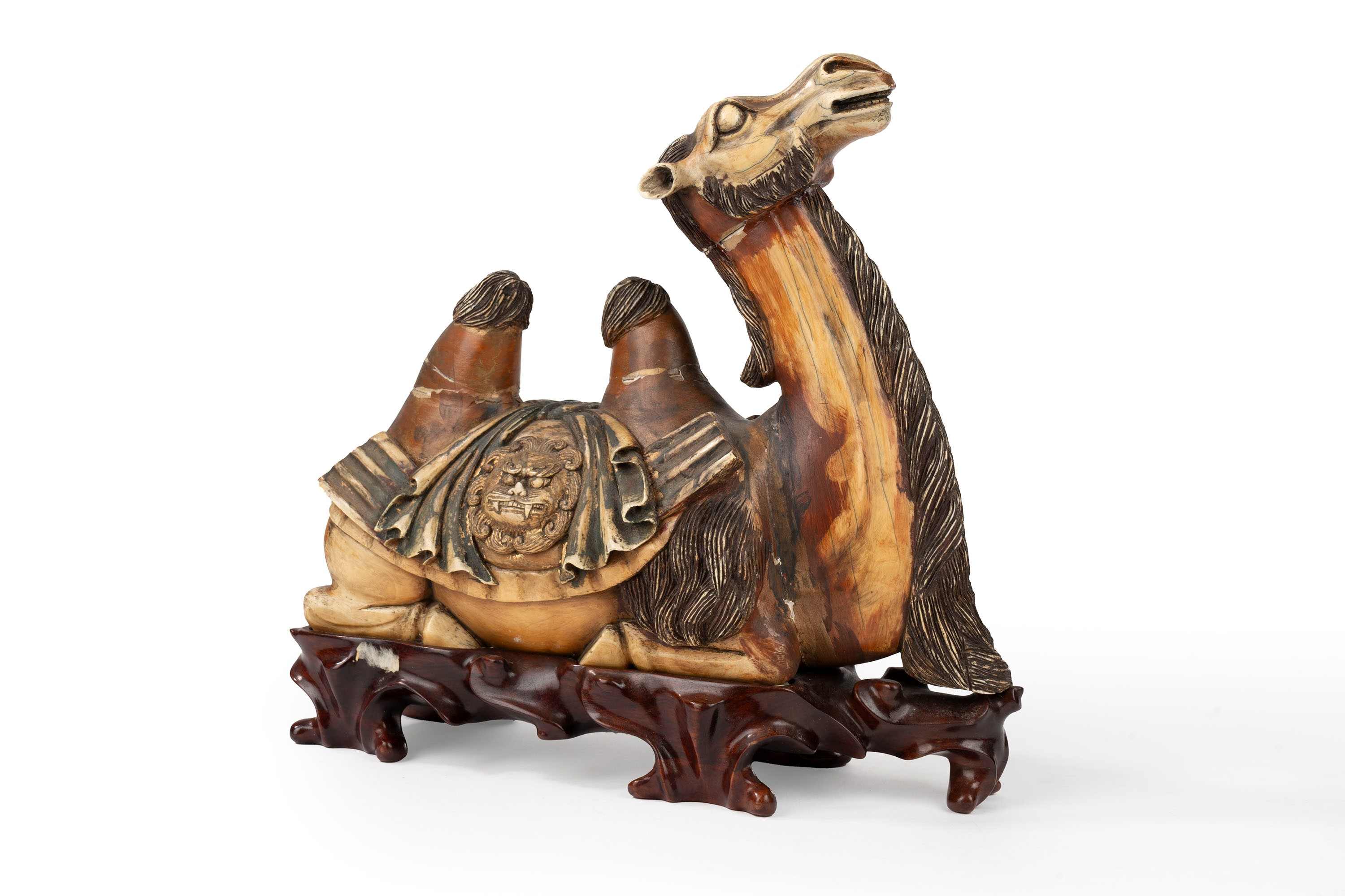 ☼ Scultura in Avorio Dipinta con Pigmenti Policromi, Raffigurante Cammello Accovacciato con Base ...