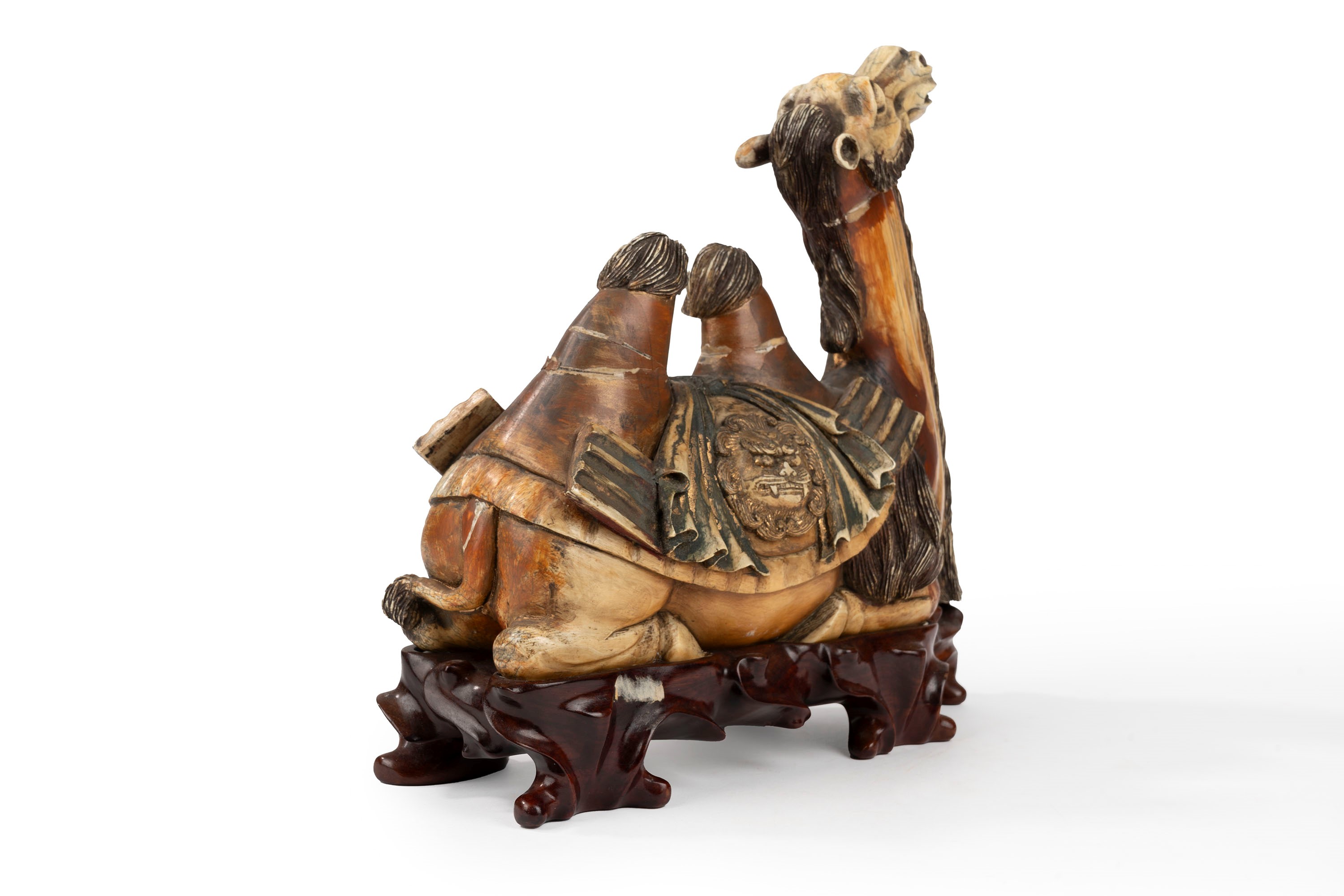 ☼ Scultura in Avorio Dipinta con Pigmenti Policromi, Raffigurante Cammello Accovacciato con Base ...