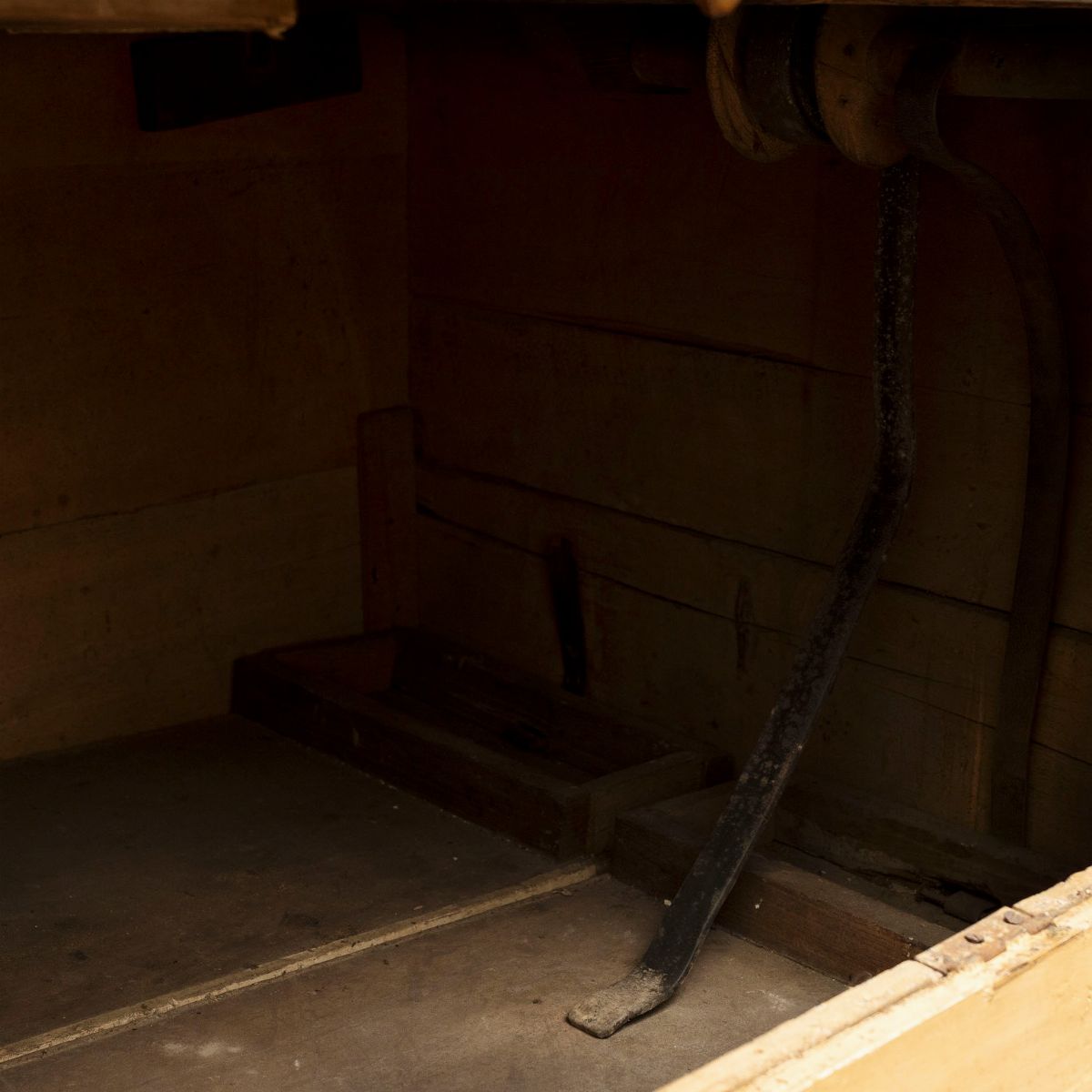 Organo in Legno Dipinto a Finto Marmo con Decorazione a Grottesche, Secolo XVIII