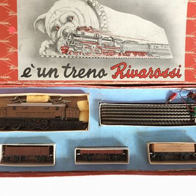 Treno merci E626 elettrico con 12 binari curvi RC80, primi anni '50