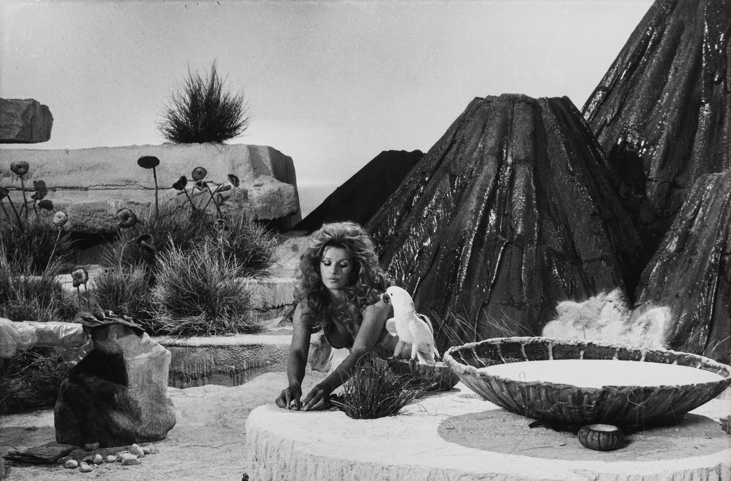 Anonimo - Senta Berger, Quando le donne avevano la coda, cinque stampe vintage alla gelatina ai s...