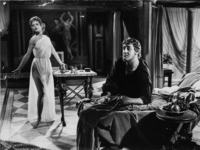 Alberto Sordi e Brigitte Bardot in 'Mio figlio Nerone', Stampa vintage alla gelatina ai sali d'ar...