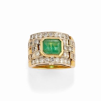 Anello in oro bicolore 18k con smeraldo e diamanti