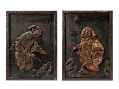 Giappone, Due pannelli in legno policromo, fine XIX secolo