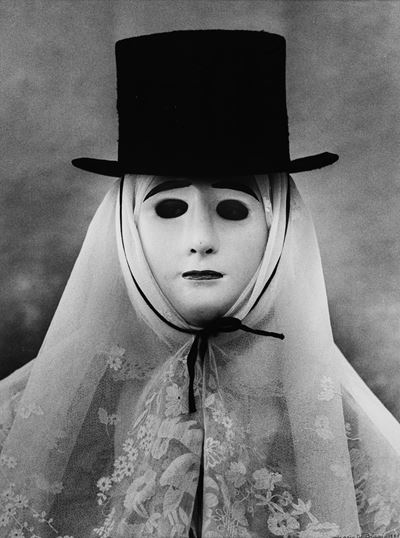 Senza titolo (Maschera), stampa vintage alla gelatina ai sali d'argento