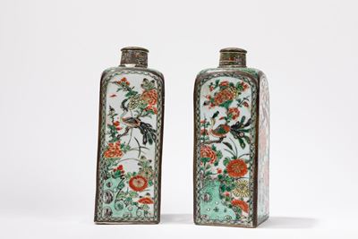 Coppia di bottiglie in porcellana, Famiglia Verde, Cina, periodo Kangxi