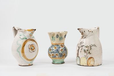 Tre Antiche Brocche in Maiolica Policroma