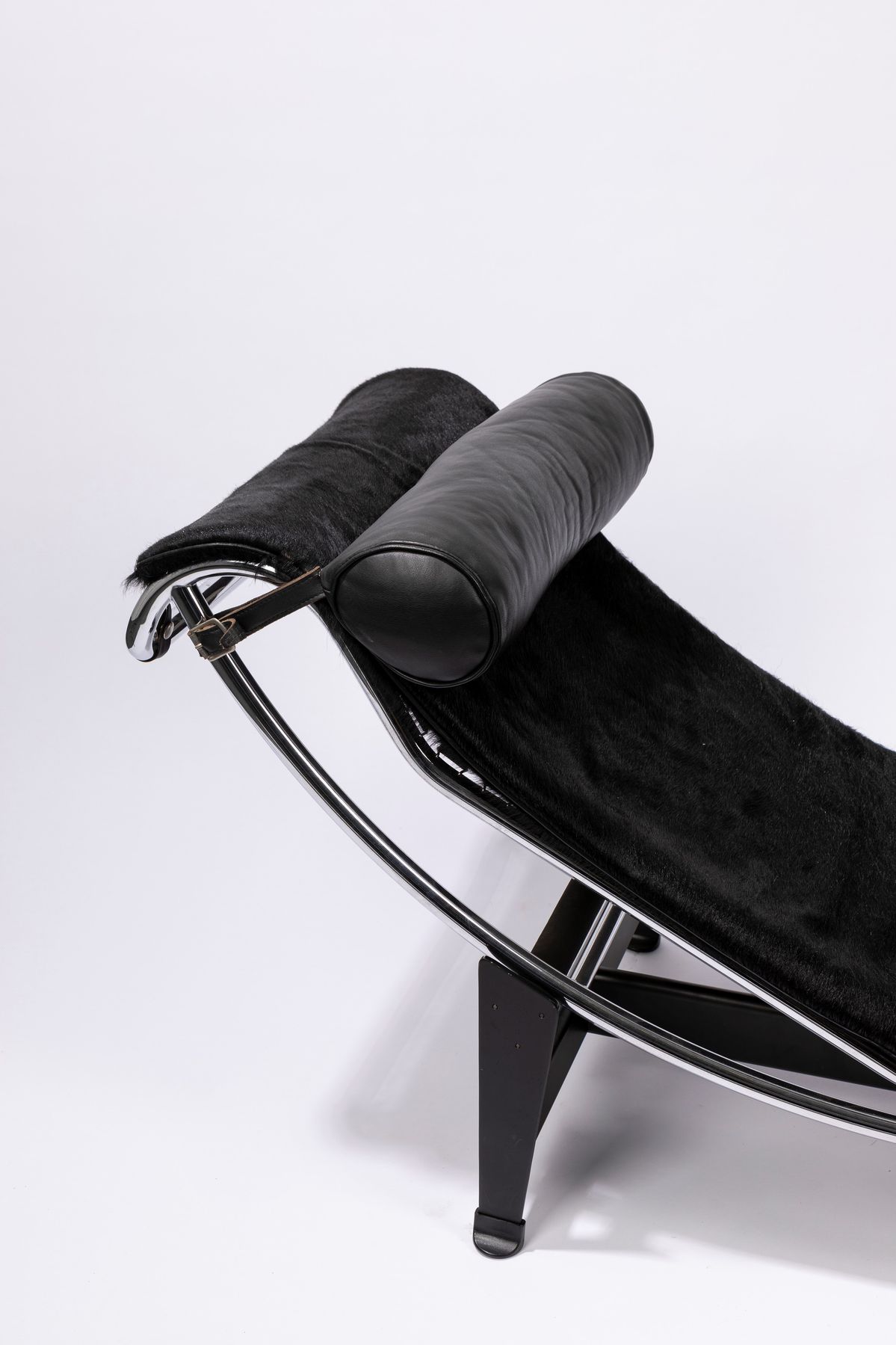 Le Corbusier, Chaise longue LC4, metallo e pelle, circa 1970
