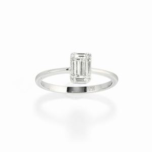  - Anello con diamanti