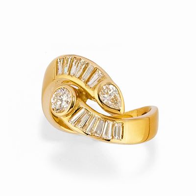 Anello con diamanti, in oro giallo 18k
