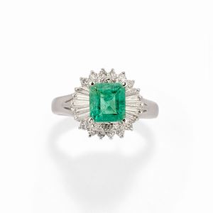 - Anello con smeraldi