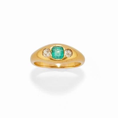 Anello in oro giallo 18k con smeraldo e diamanti
