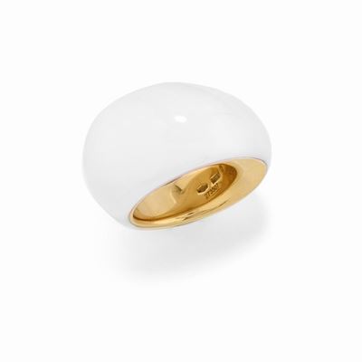 Anello con agata bianca, oro giallo 18k
