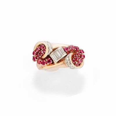 Anello con rubini e diamanti in oro rosso e bianco 14k