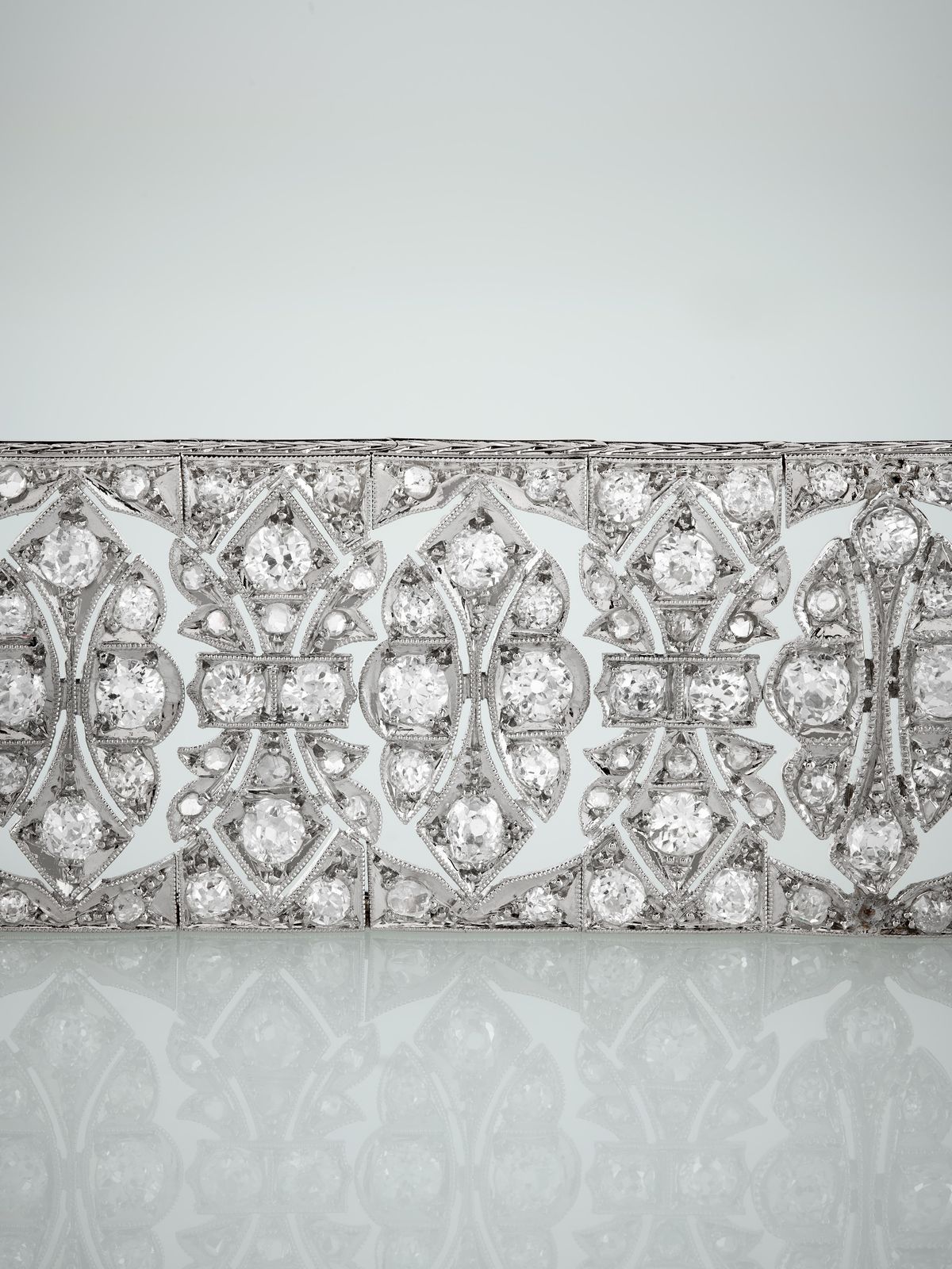 Bracciale in platino con diamanti, circa 1920