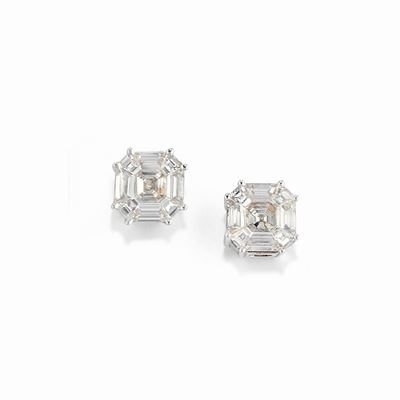 Orecchini in oro bianco 18k con diamanti taglio quadrangolare