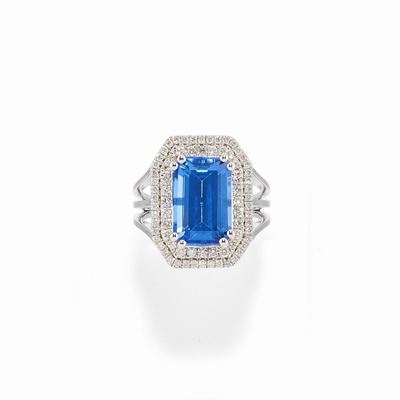 Anello in oro bianco 14k con tanzanite e diamanti