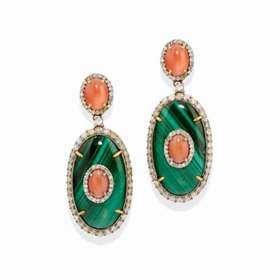 Orecchini in argento e oro giallo 14k con corallo ovale, malachite e diamanti