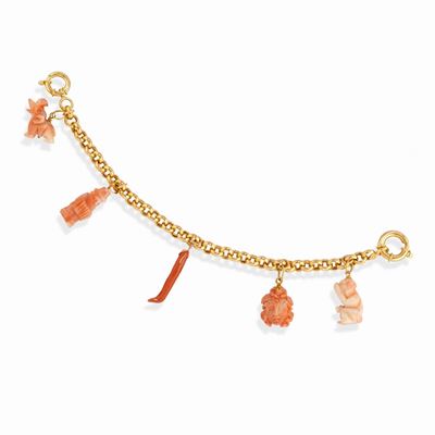 Bracciale charms in oro giallo 18k con pendenti in corallo