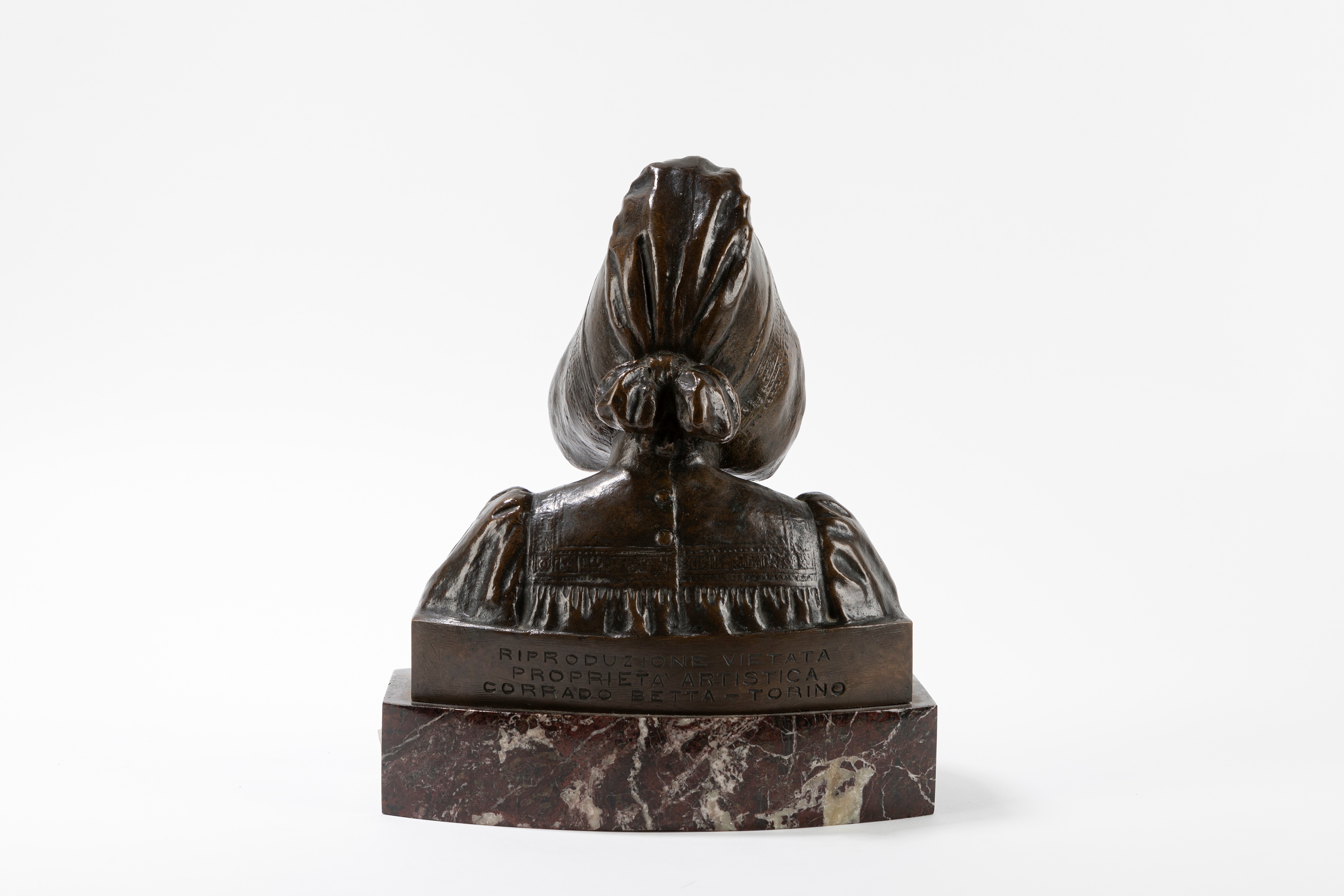 Corrado Betta - Edelveis - Scultura in bronzo su base in marmo