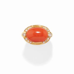 Anello con corallo