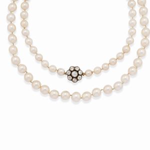 Pearl necklace