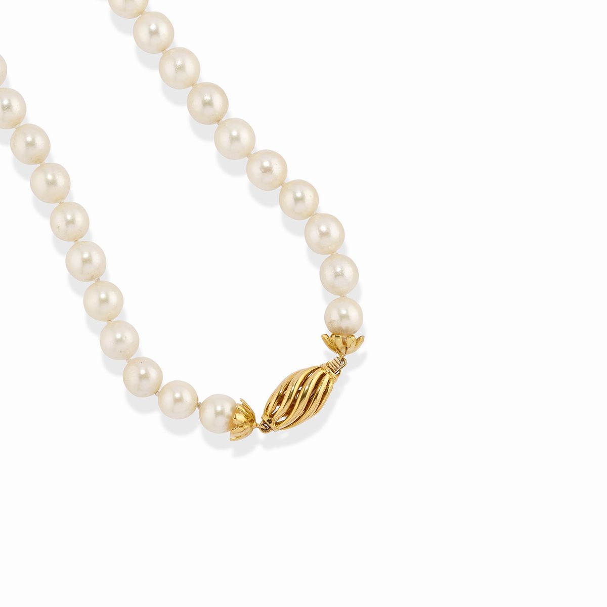 Tre collane in oro giallo 18k con perle e lapislazzuli