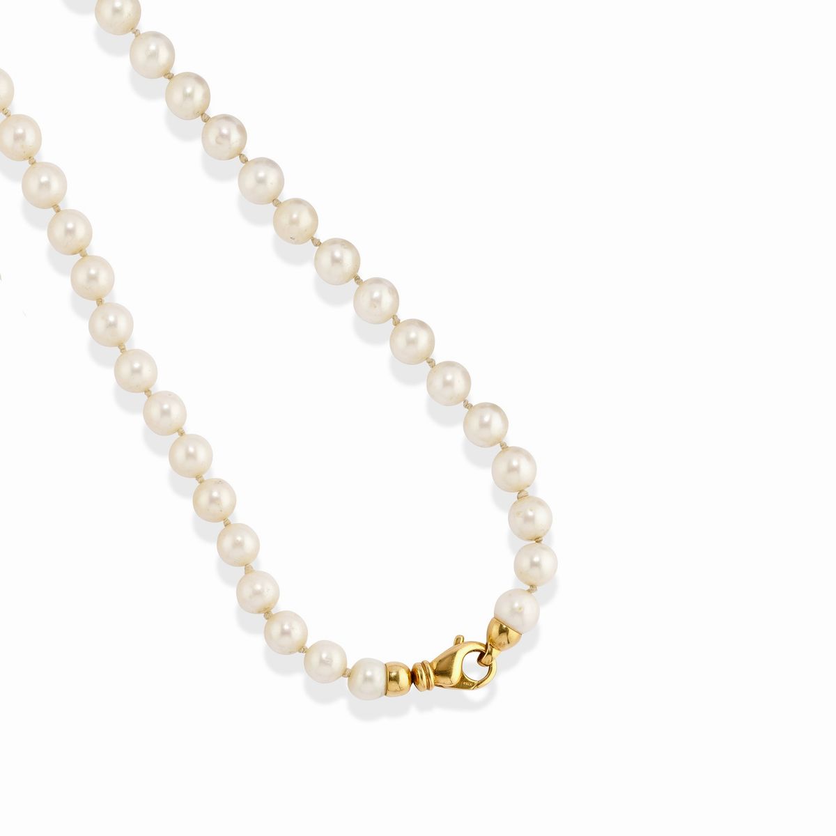 Tre collane in oro giallo 18k con perle e lapislazzuli