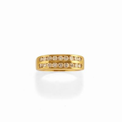 Anello con diamanti, oro giallo 18k, peso 6,70 g, misura 19