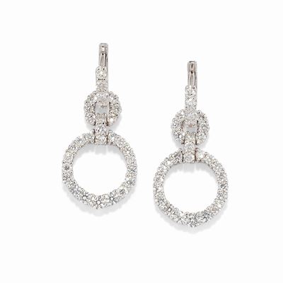 Orecchini pendenti in oro bianco 18k con diamanti taglio brillante