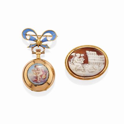 Spilla e orologio, oro giallo 18k con cammeo in alto rilievo e decorazioni in smalto
