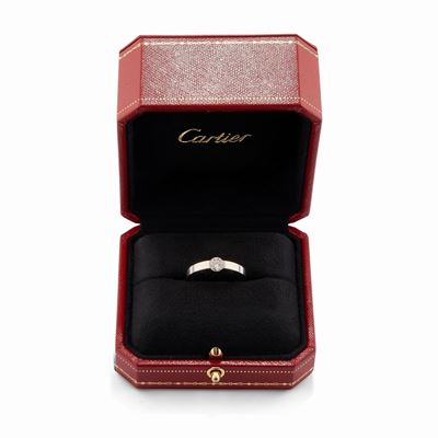 Anello solitario con diamante taglio brillante