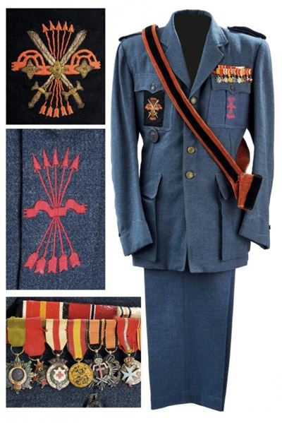 Uniforme da Portabandiera della Falange