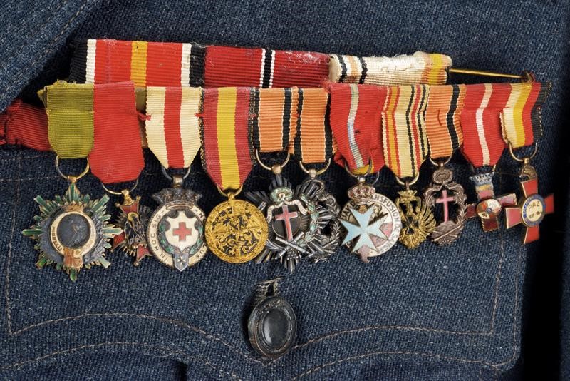 Uniforme da Portabandiera della Falange