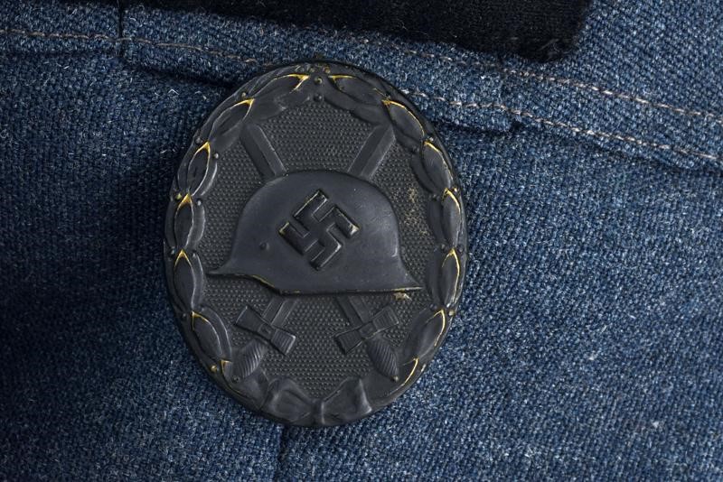 Uniforme da Portabandiera della Falange