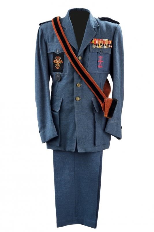 Uniforme da Portabandiera della Falange