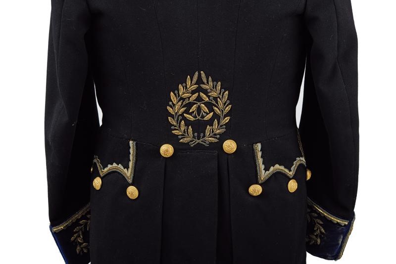 Uniforme da Cameriere Segreto con Decorazioni