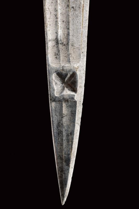 Coltello con Interessante Lama