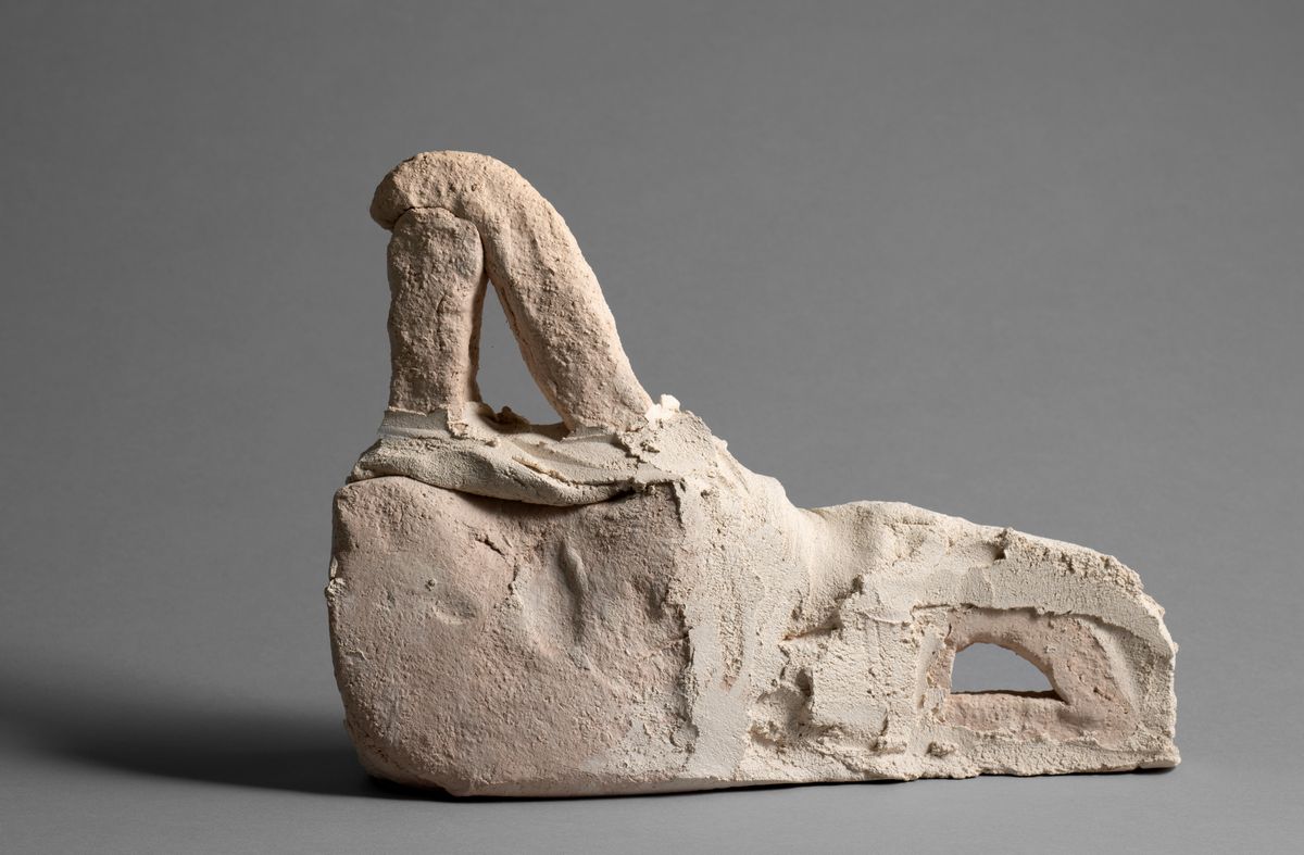 Thea Djordjajze - Senza titolo (Beak), argilla, 2007