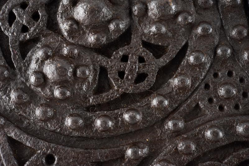 Rarissima Targhetta da Pugno con Fornimenti in Ferro