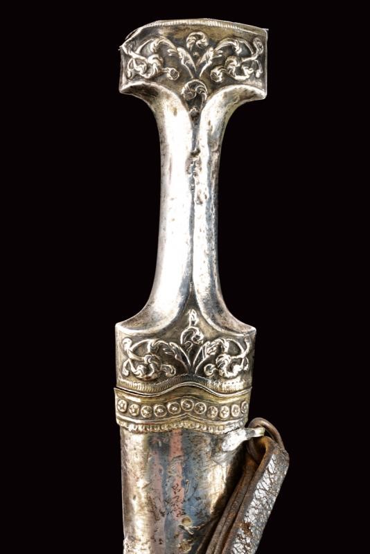 Interessante Kandshar con Fornimenti in Argento