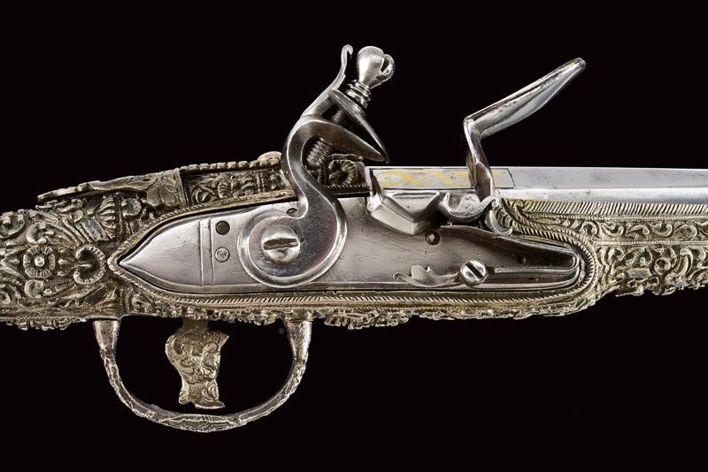 Eccezionale Pistola a Pietra Focaia in Stile Roka in Argento