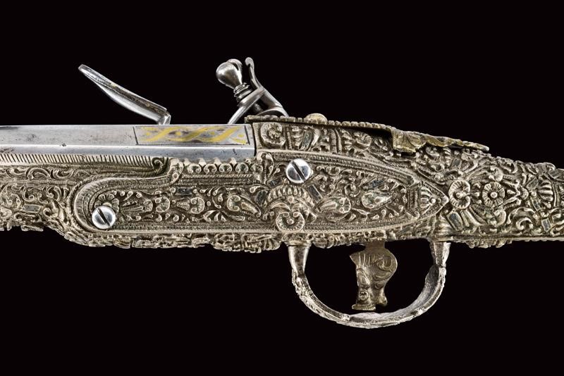 Eccezionale Pistola a Pietra Focaia in Stile Roka in Argento